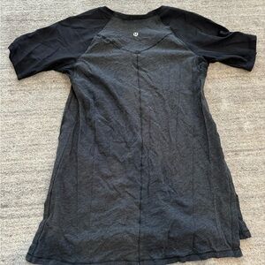 Lululemon tee shirt